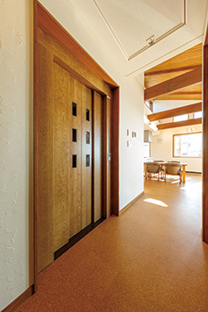 イソダ 【4000万円台/50坪台/間取り図あり】富士山の眺望を楽しむ。大空間のビルトインガレージを木造での建築実例画像8