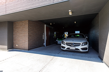 イソダ 【4000万円台/50坪台/間取り図あり】富士山の眺望を楽しむ。大空間のビルトインガレージを木造での建築実例画像10