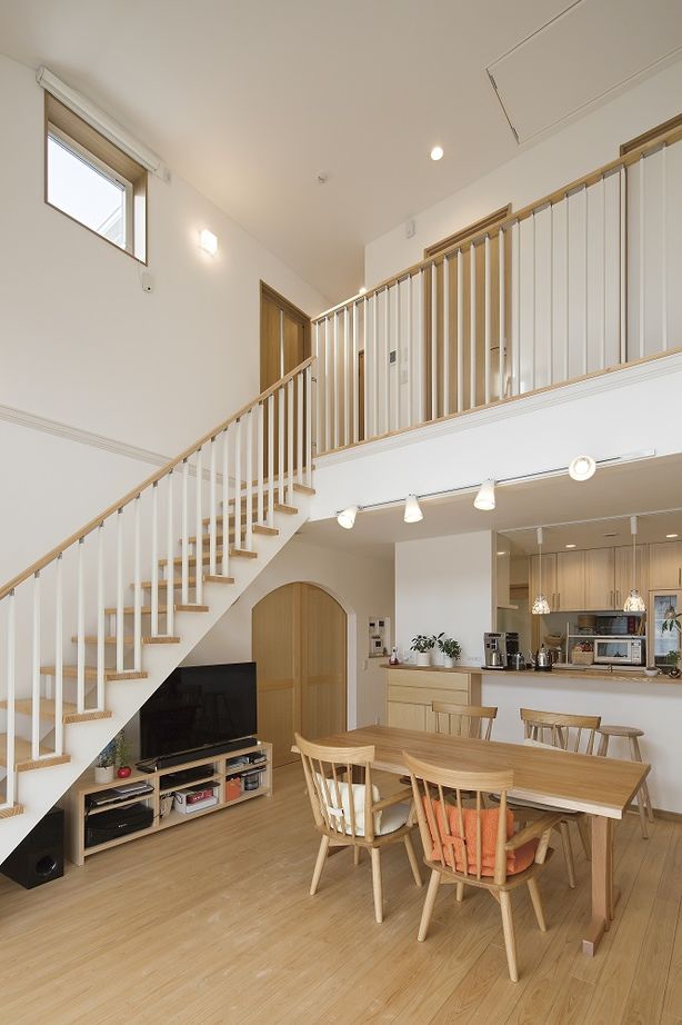 イソダ 【3000万円台/30坪台/間取り図あり】桧の床とソーラーサーキット工法で叶える身体に優しい住環境の建築実例画像3