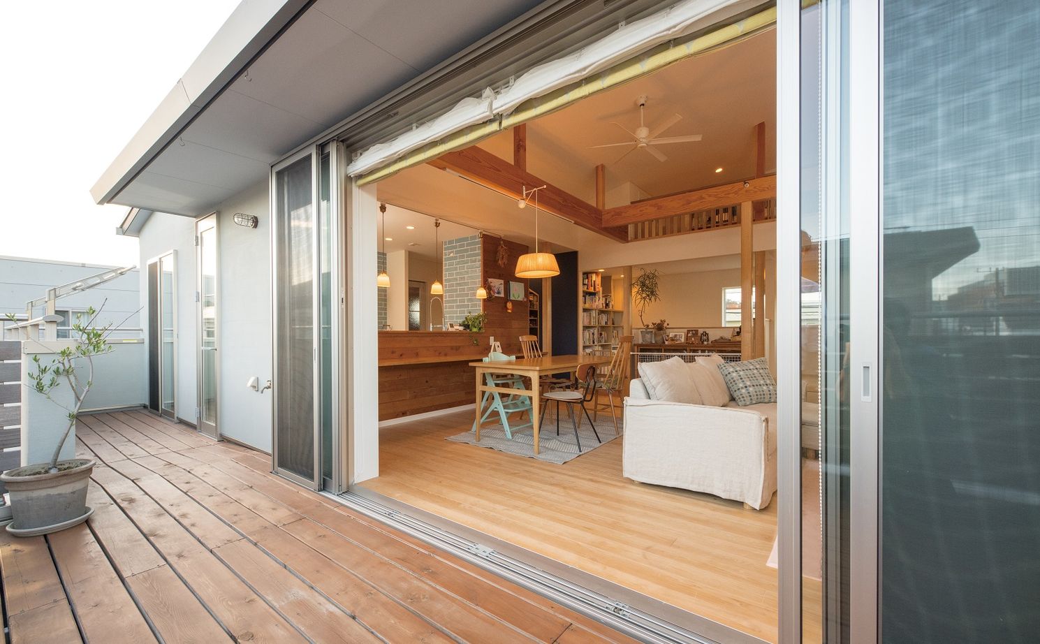 イソダ 【2000万円台/30坪台/間取り図あり/ソーラーサーキット】高性能住宅でおくる快適な日々の暮らしの建築実例画像2