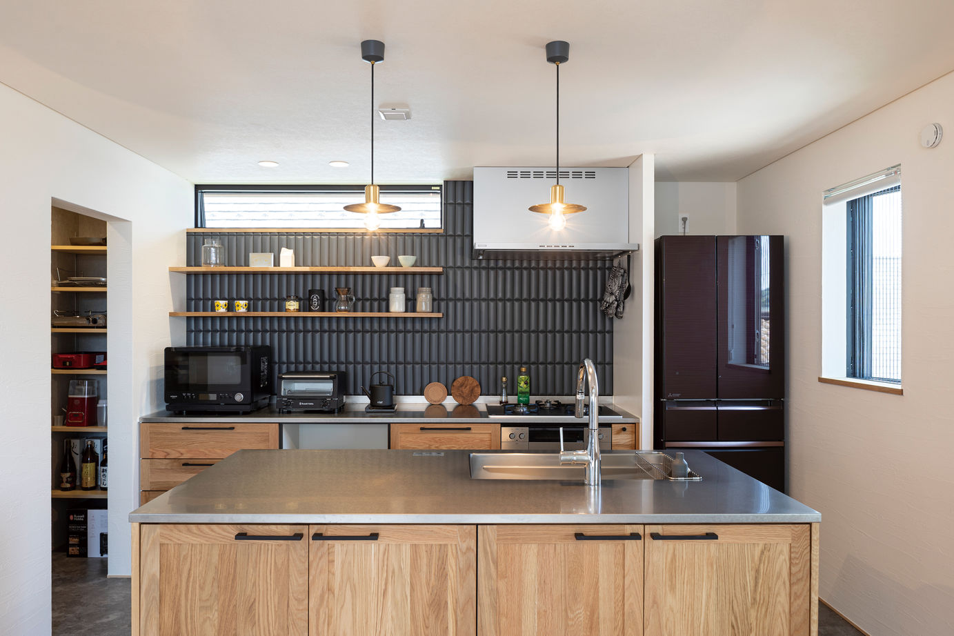 イソダ 【2000万円台／30坪台／シンプルモダン】細かなこだわりを叶え、デザイン性と機能性を両立させた住まいにの建築実例画像3