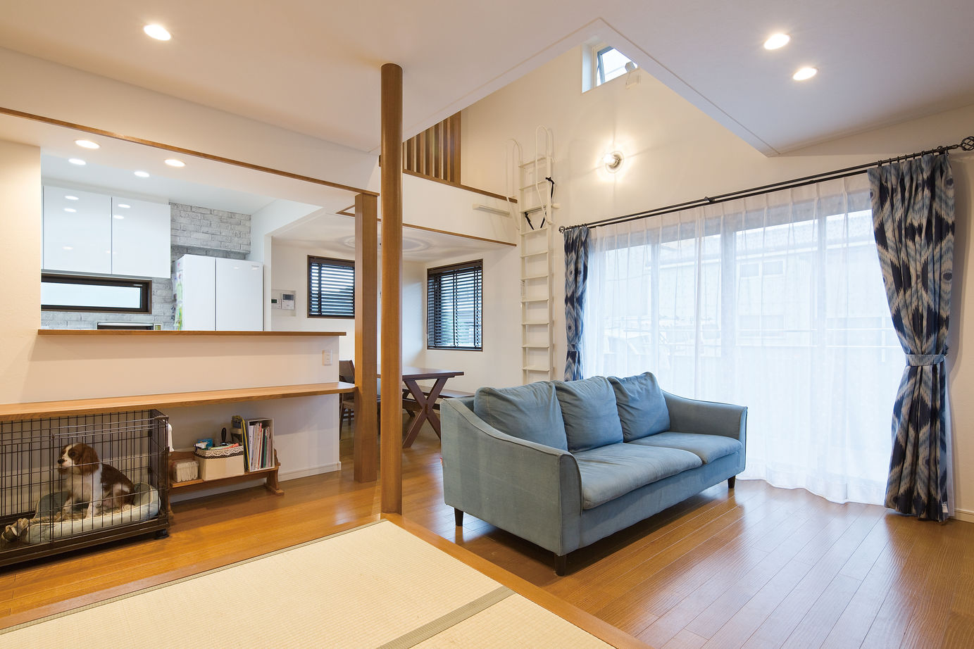 イソダ 【2000万円台/30坪台/吹き抜け/土地探し/湘南/間取り図有】海を楽しみたい。毎日の為の快適動線の建築実例画像4