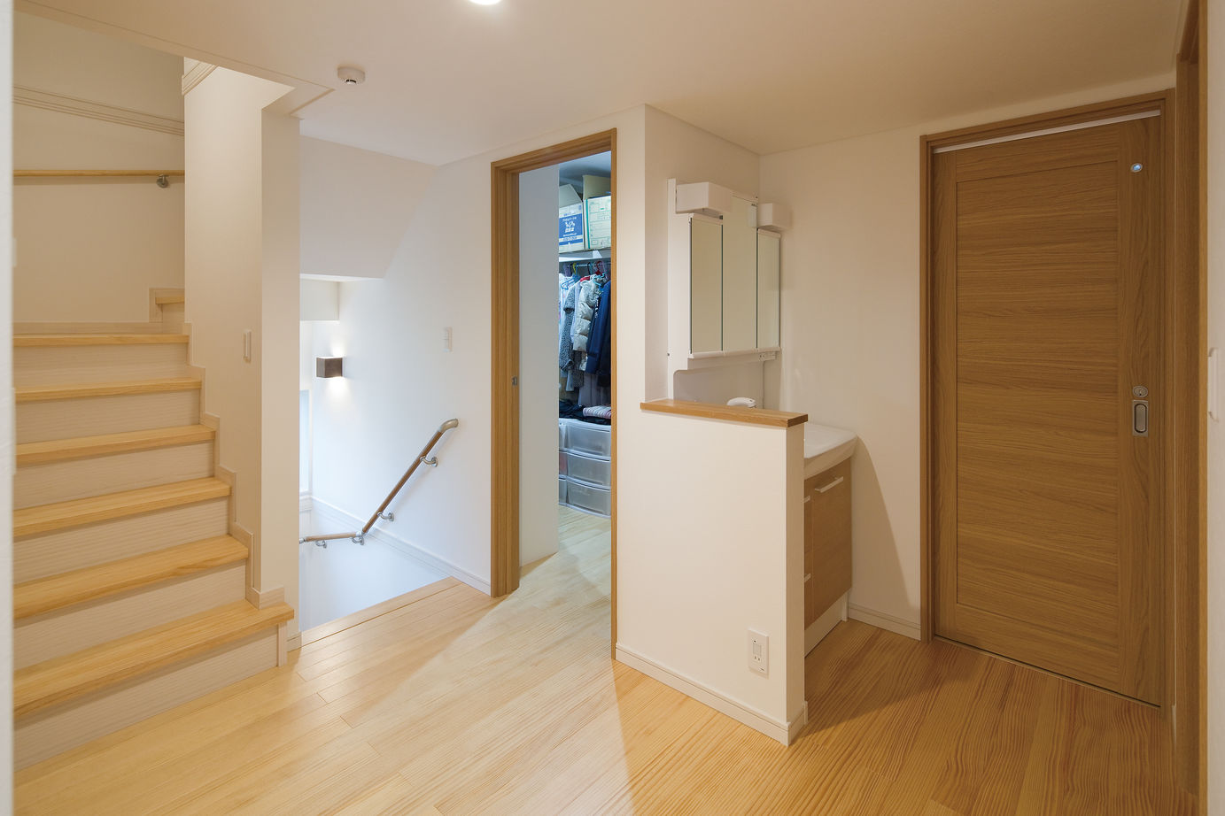 イソダ 【2000万円台/30坪台/吹き抜け/土地探し/湘南/間取り図有】海を楽しみたい。毎日の為の快適動線の建築実例画像9