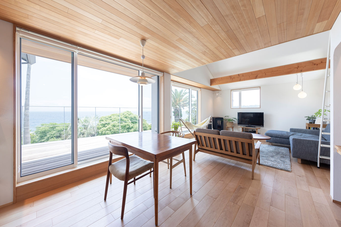 イソダ 【3000万円台/40坪台/間取り図あり】お手本にしたのは北欧の温かみ。海沿いに建つスローライフを楽しむ家の建築実例画像5