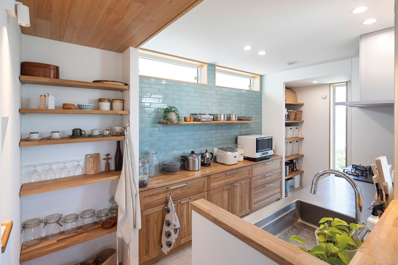 イソダ 【3000万円台/40坪台/間取り図あり】お手本にしたのは北欧の温かみ。海沿いに建つスローライフを楽しむ家の建築実例画像8