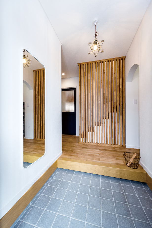 イソダ 【4000万円台/50坪台/間取り図あり】アクセントカラーが光る北欧スタイルの二世帯住宅の建築実例画像8