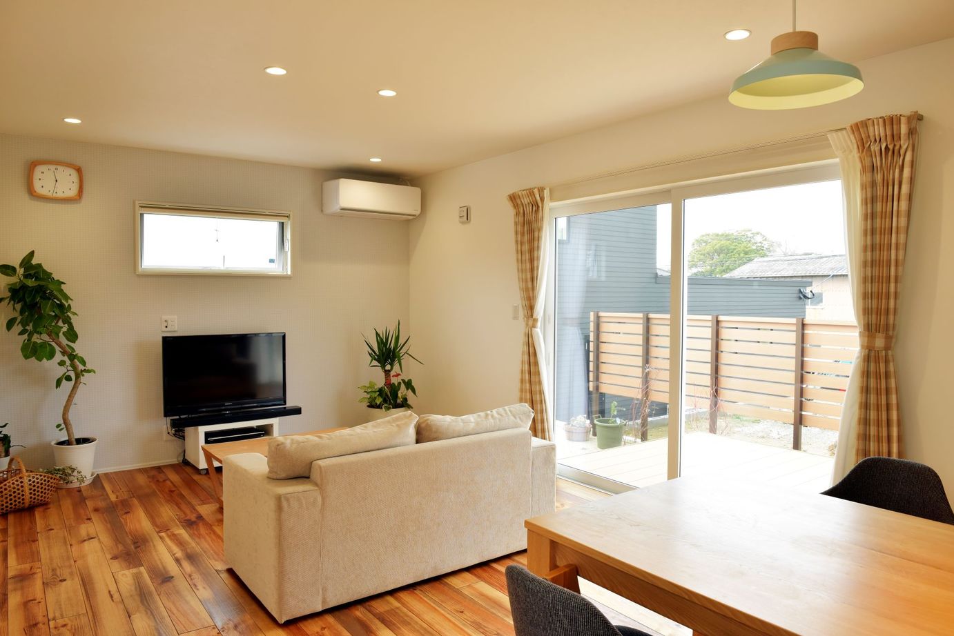 NJ HOME/なかむら住宅 【平屋/中庭/北欧】暮らしやすい回遊動線の住まいの建築実例画像2