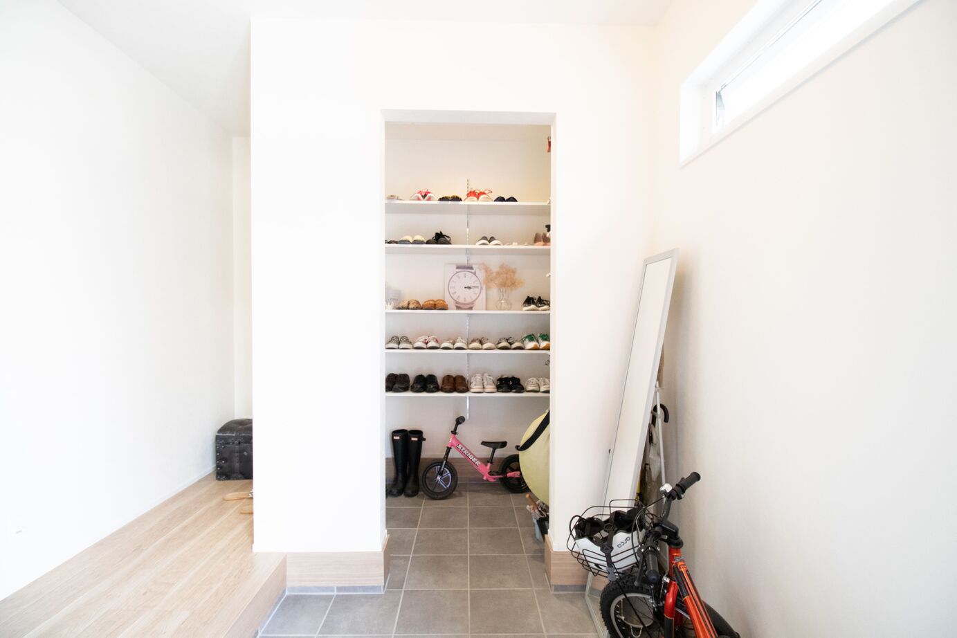 NJ HOME/なかむら住宅 【3LDK/モダン/回遊動線】洗練されたデザインと暮らしやすい回遊動線のある住まいの建築実例画像7