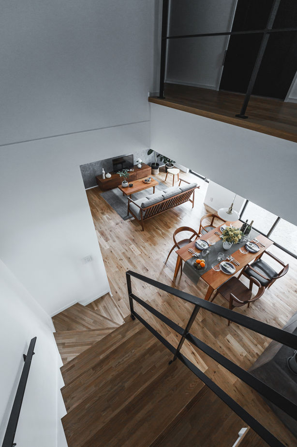 LIVIA(リビア)一級建築士事務所 【京都/2000万円台/間取図】テラスや吹抜けから光を採り込んだ、グレーが映える細部まで美しい家の建築実例画像7