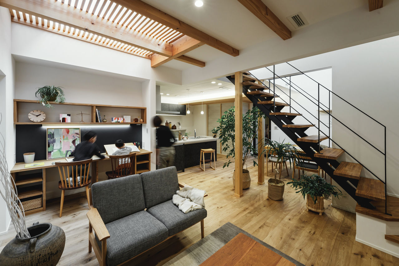 LIVIA(リビア)一級建築士事務所 【京都/全館空調 /間取図】どこにいても家族の気配を感じる、外に閉じて内に開く家の建築実例画像2