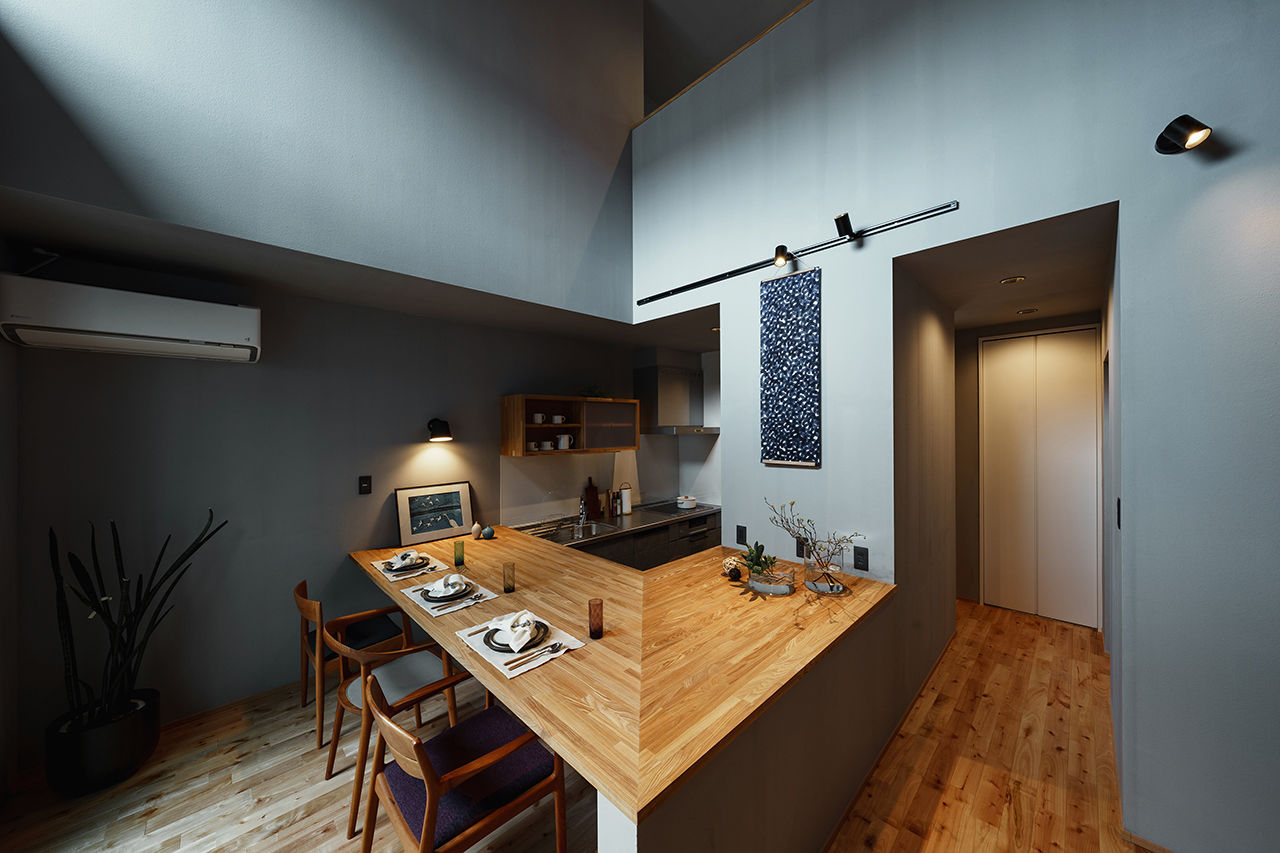 LIVIA(リビア)一級建築士事務所 【京都/2000万円台/30坪以下/吹抜け/間取図】大きな造作のダイニングテーブルが家族をつなぐシンプルハウスの建築実例画像3