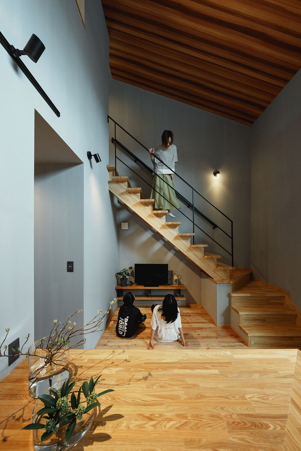 LIVIA(リビア)一級建築士事務所 【京都/2000万円台/30坪以下/吹抜け/間取図】大きな造作のダイニングテーブルが家族をつなぐシンプルハウスの建築実例画像5