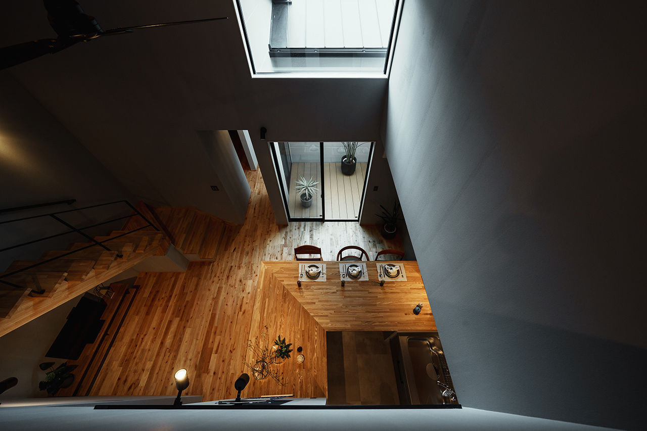 LIVIA(リビア)一級建築士事務所 【京都/2000万円台/30坪以下/吹抜け/間取図】大きな造作のダイニングテーブルが家族をつなぐシンプルハウスの建築実例画像6