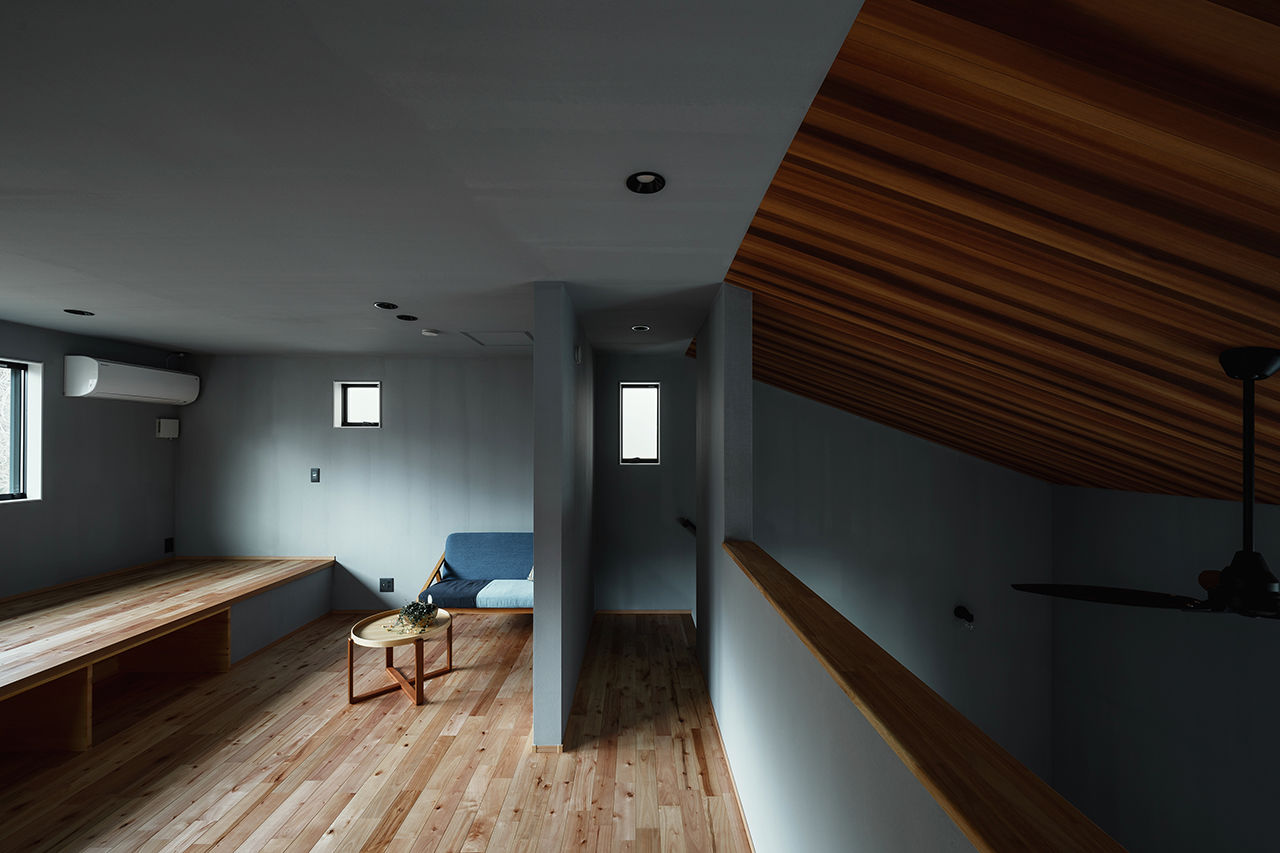 LIVIA(リビア)一級建築士事務所 【京都/2000万円台/30坪以下/吹抜け/間取図】大きな造作のダイニングテーブルが家族をつなぐシンプルハウスの建築実例画像9