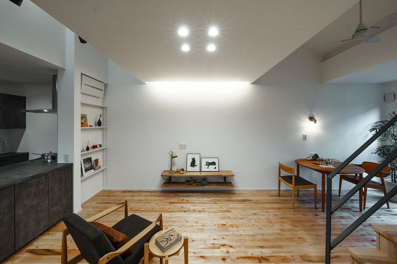 LIVIA(リビア)一級建築士事務所 【京都/2000万円台/狭小/２階リビング/間取図】24.3坪に２つの吹抜けで開放感と明るさを生み出した家の建築実例画像1