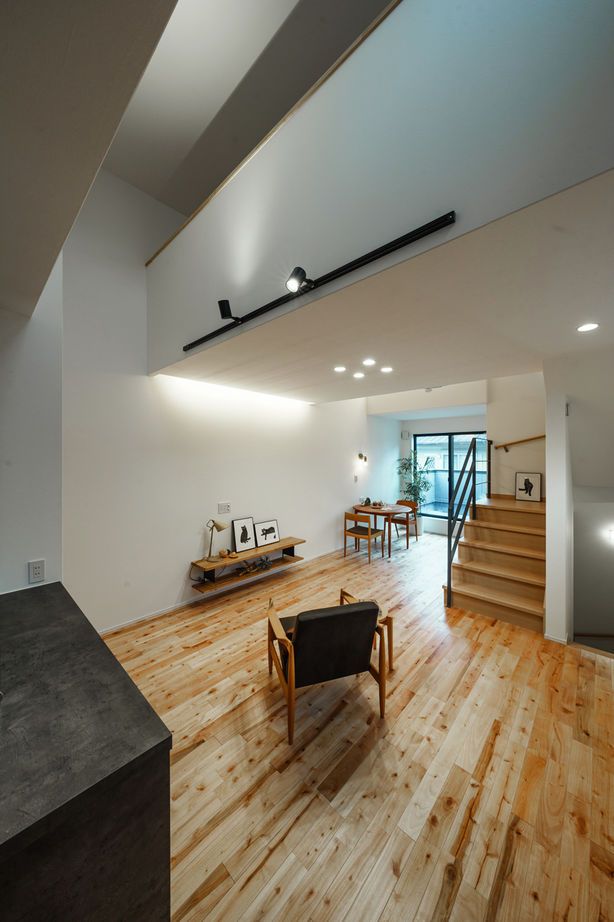 LIVIA(リビア)一級建築士事務所 【京都/2000万円台/狭小/２階リビング/間取図】24.3坪に２つの吹抜けで開放感と明るさを生み出した家の建築実例画像3