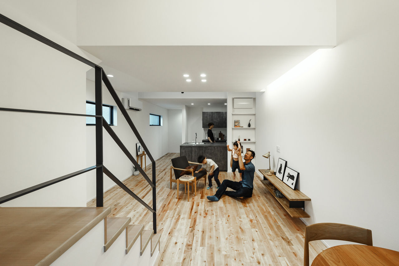 LIVIA(リビア)一級建築士事務所 【京都/2000万円台/狭小/２階リビング/間取図】24.3坪に２つの吹抜けで開放感と明るさを生み出した家の建築実例画像4