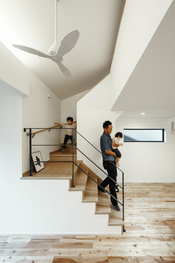 LIVIA(リビア)一級建築士事務所 【京都/2000万円台/狭小/２階リビング/間取図】24.3坪に２つの吹抜けで開放感と明るさを生み出した家の建築実例画像6