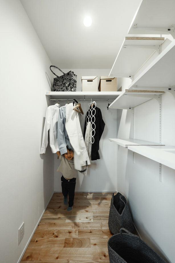 LIVIA(リビア)一級建築士事務所 【京都/2000万円台/狭小/２階リビング/間取図】24.3坪に２つの吹抜けで開放感と明るさを生み出した家の建築実例画像9