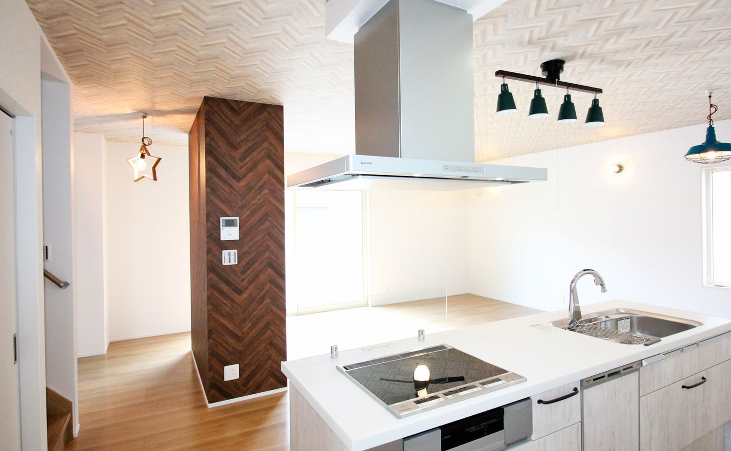 昭和ハウジング泉州・パナソニックビルダーズグループ 【2000万円台/テクノ工法/泉佐野/間取り図】アメリカ西海岸をイメージ！個性的で遊び心ある広々リビング空間の建築実例画像12