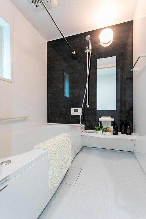 昭和ハウジング泉州・パナソニックビルダーズグループ 【2000万円台/テクノ工法/貝塚市/おしゃれ】窓のない外観に、明るい吹抜けのリビング。ギャップを楽しむ家の建築実例画像16