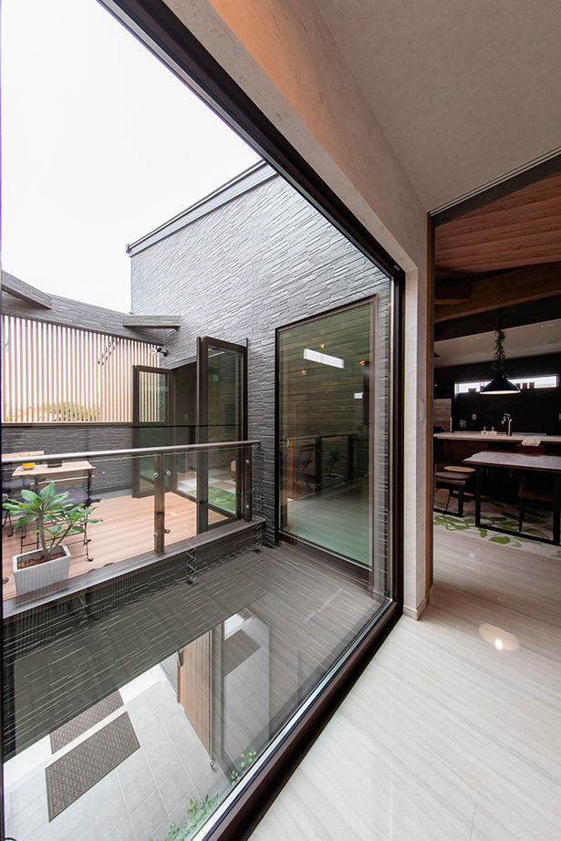 昭和ハウジング泉州・パナソニックビルダーズグループ 【3000万円台/二世帯住宅/テクノ工法/貝塚市】勾配天井とバルコニーが2階リビングの開放感をアップ！の建築実例画像10