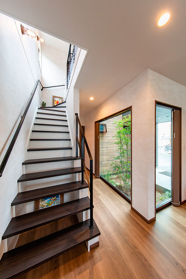 昭和ハウジング泉州・パナソニックビルダーズグループ 【3000万円台/二世帯住宅/テクノ工法/貝塚市】勾配天井とバルコニーが2階リビングの開放感をアップ！の建築実例画像13