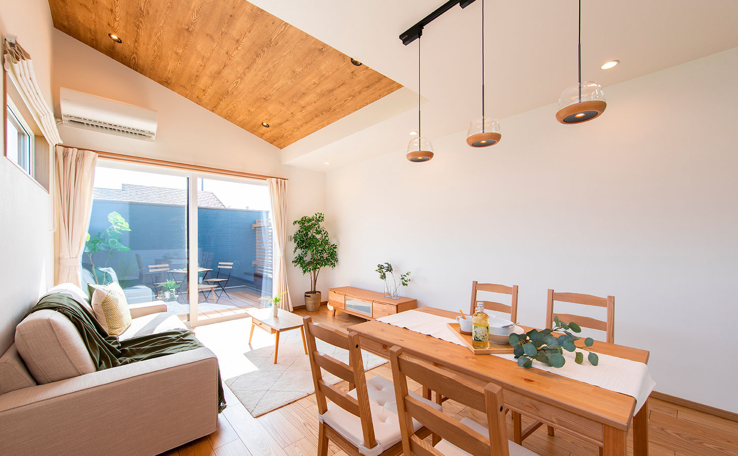 昭和ハウジング泉州・パナソニックビルダーズグループ 【2000万円台/テクノ工法/貝塚市/間取り図】開放的で大人かっこいいアウトドアリビングのある家の建築実例画像8