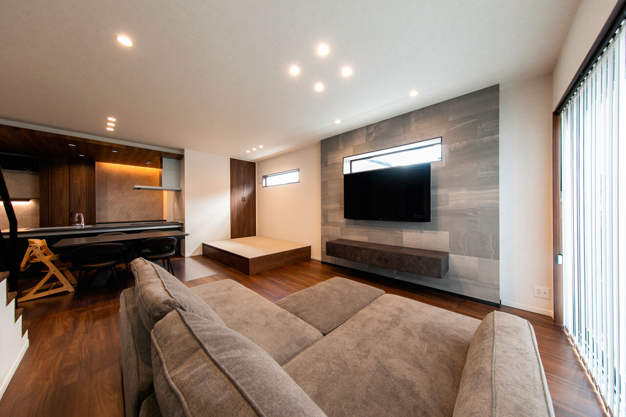 昭和ハウジング泉州・パナソニックビルダーズグループ 【2000万円台/テクノ工法/貝塚市/間取り図】ブラック×ウォールナットがモダン。家事ラクな平屋風動線の家の建築実例画像5