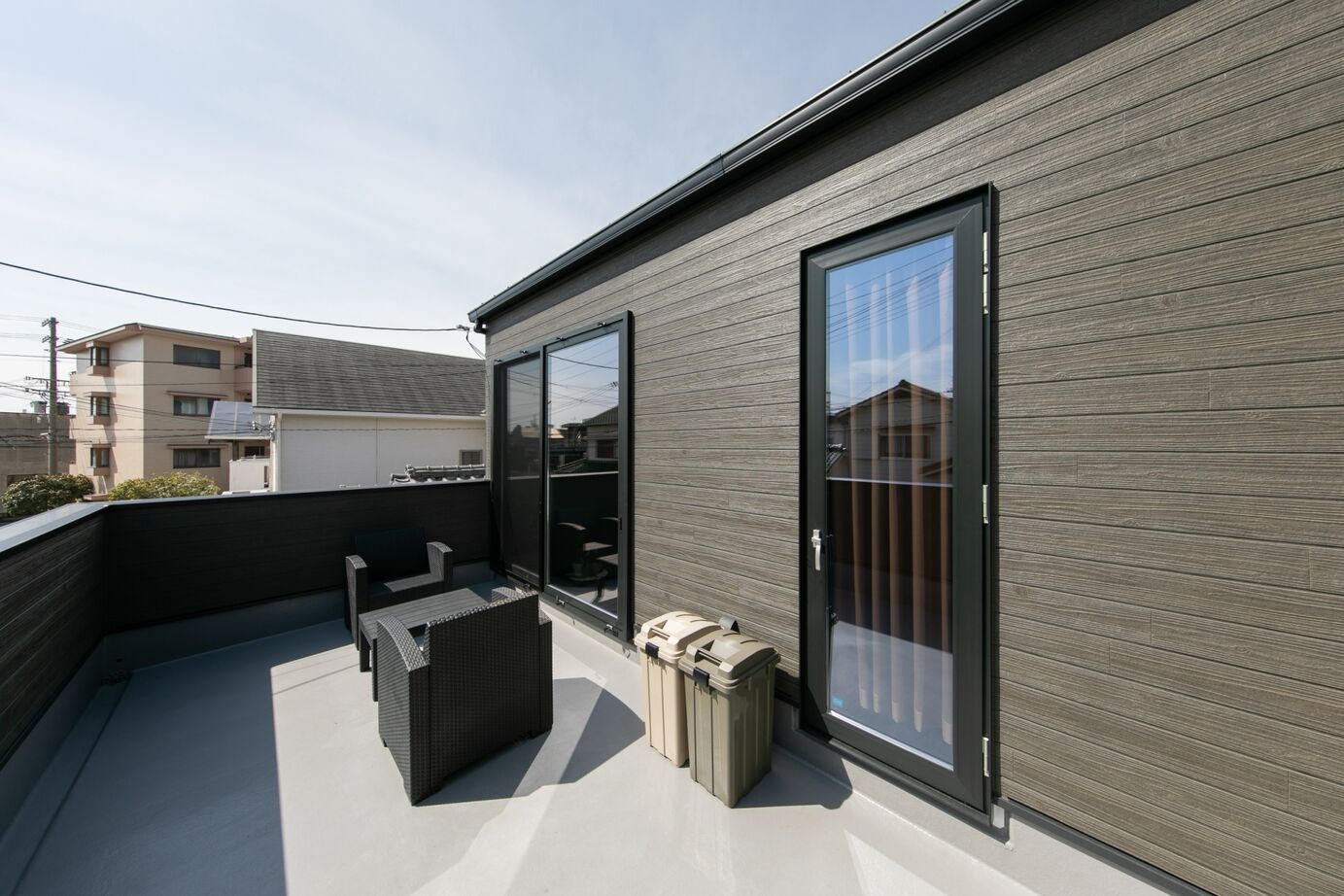 昭和ハウジング泉州・パナソニックビルダーズグループ 【貝塚市/２台駐車】木目とブラックが映える、家事ラクな回遊動線の家の建築実例画像12