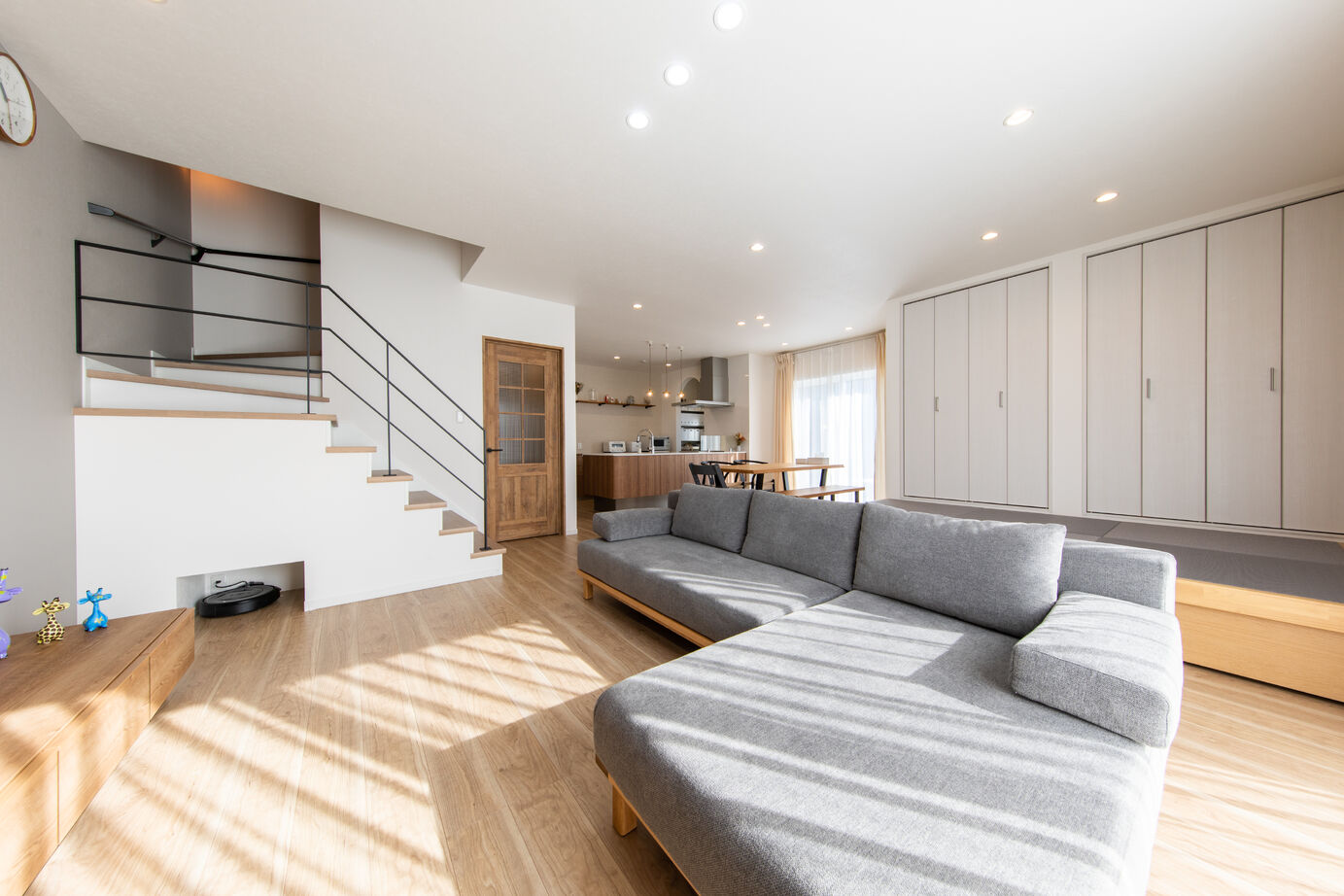 昭和ハウジング泉州・パナソニックビルダーズグループ 【岸和田市】木目が映える、北欧風のおしゃれな住まいの建築実例画像3