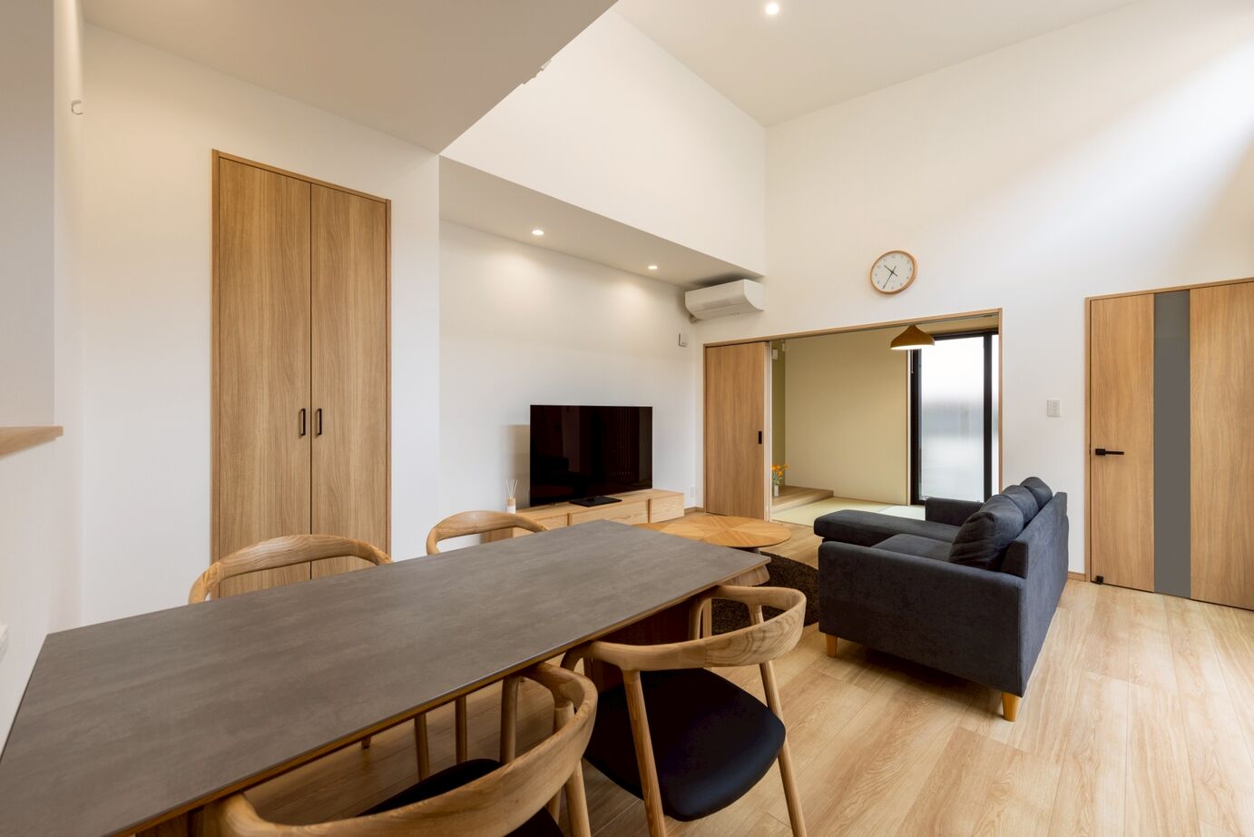 昭和ハウジング泉州・パナソニックビルダーズグループ 【貝塚市】木の温もりと光が心地よい、和モダンの家の建築実例画像3