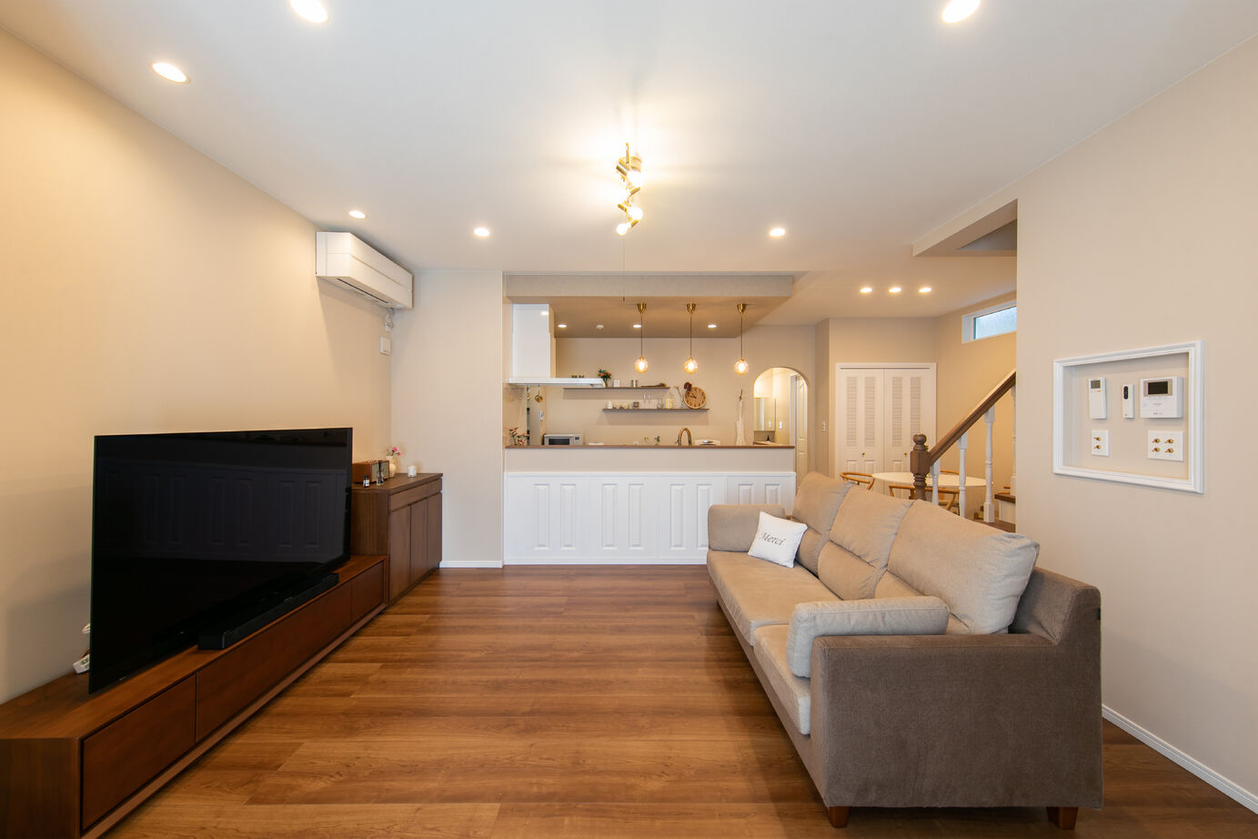 昭和ハウジング泉州・パナソニックビルダーズグループ 【貝塚市】木のぬくもりと白のやさしさが調和する、和モダン×北欧ナチュラルな家の建築実例画像