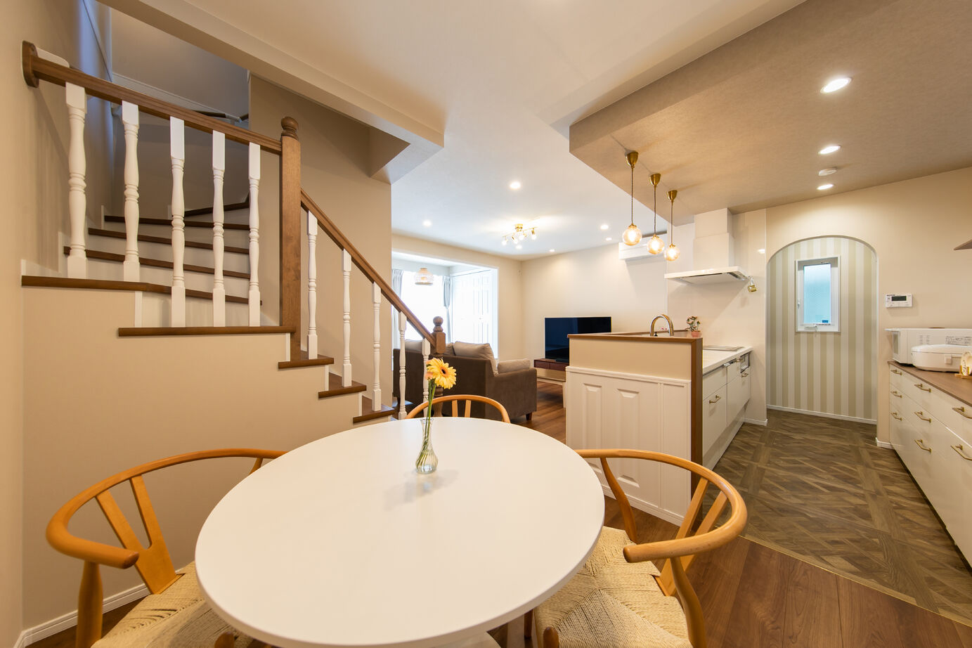 昭和ハウジング泉州・パナソニックビルダーズグループ 【貝塚市】木のぬくもりと白のやさしさが調和する、和モダン×北欧ナチュラルな家の建築実例画像3