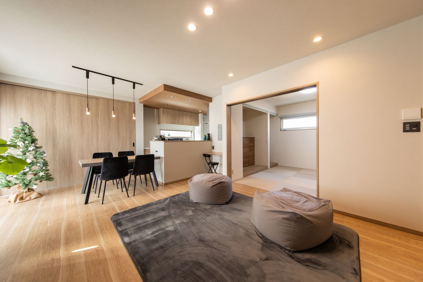 昭和ハウジング泉州・パナソニックビルダーズグループ 【貝塚市】自然光と木のぬくもりで、心地よく暮らせる家の建築実例画像4