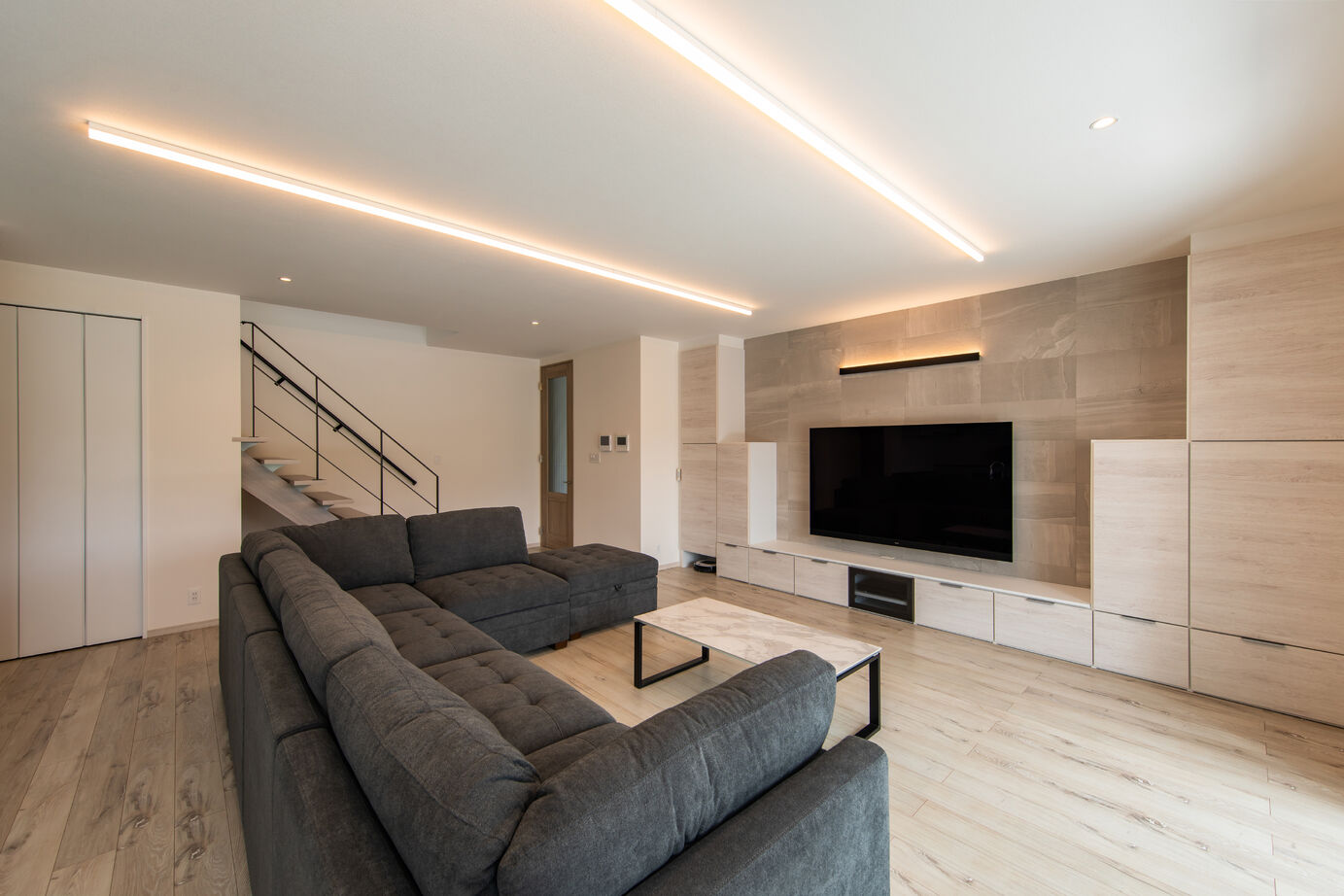 昭和ハウジング泉州・パナソニックビルダーズグループ 【貝塚市】片付けやすさとデザイン性を両立した、料理も会話も楽しめる、キッチンが中心の暮らしの建築実例画像4