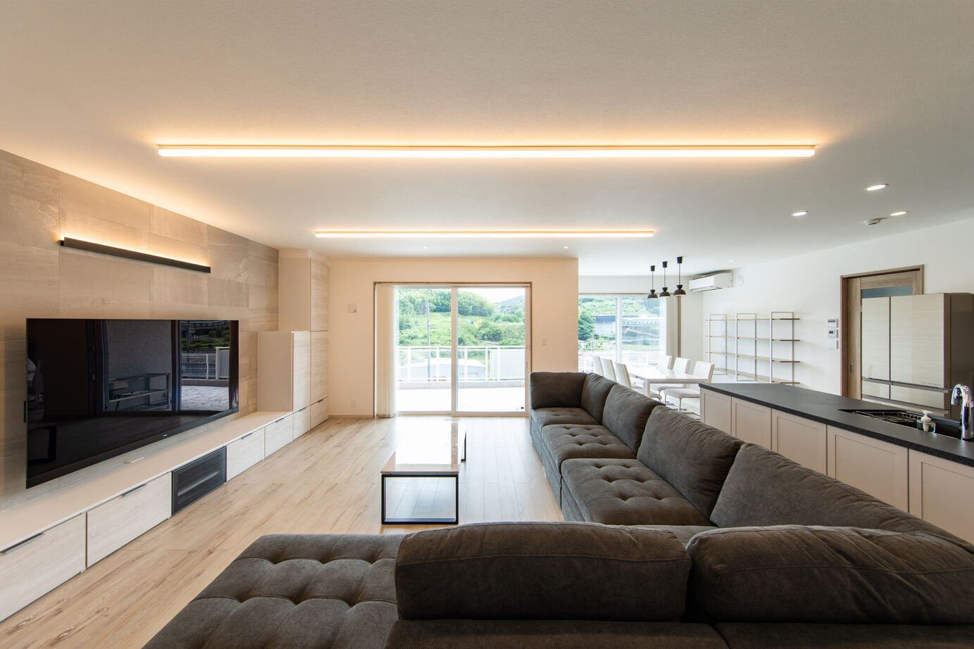 昭和ハウジング泉州・パナソニックビルダーズグループ 【貝塚市】片付けやすさとデザイン性を両立した、料理も会話も楽しめる、キッチンが中心の暮らしの建築実例画像5