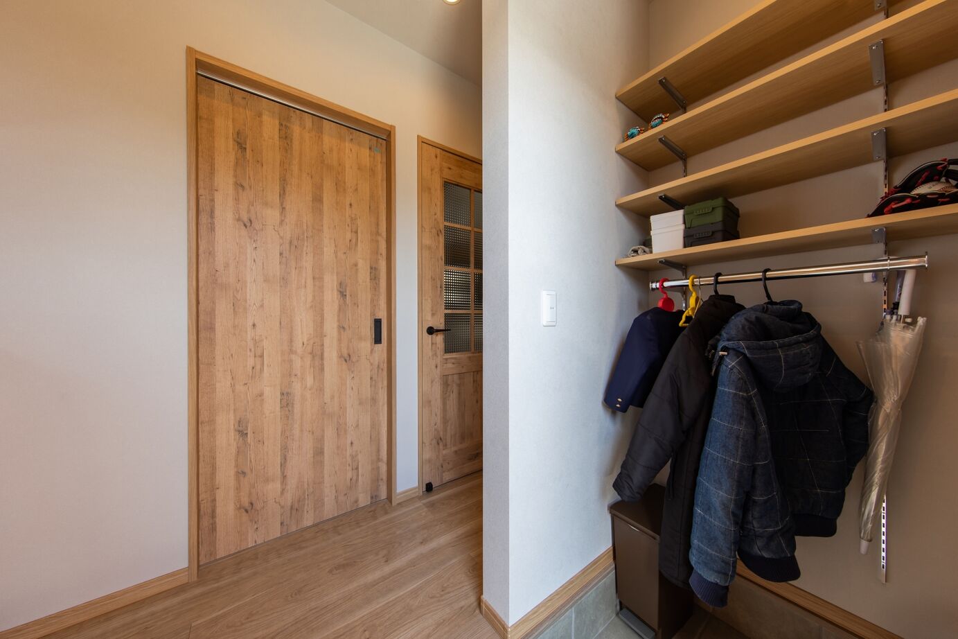 昭和ハウジング泉州・パナソニックビルダーズグループ 【貝塚市】「自然素材とモダンデザインが調和する。収納と動線にこだわった、毎日が快適になる住まいの建築実例画像8