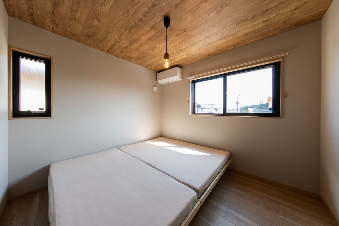 昭和ハウジング泉州・パナソニックビルダーズグループ 【貝塚市】「自然素材とモダンデザインが調和する。収納と動線にこだわった、毎日が快適になる住まいの建築実例画像16