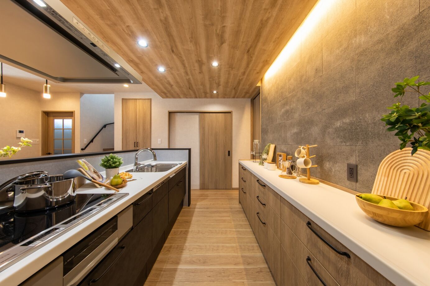 昭和ハウジング泉州・パナソニックビルダーズグループ 【貝塚市】ランドリールームや収納に工夫。ワークスペースも備えた、家族の時間を大切にする家の建築実例画像4