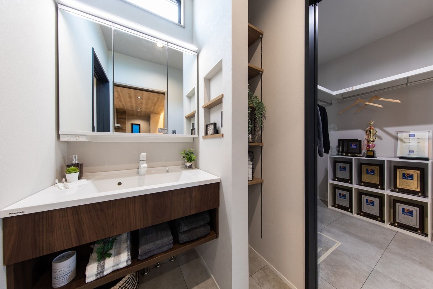 昭和ハウジング泉州・パナソニックビルダーズグループ 【貝塚市】ランドリールームや収納に工夫。ワークスペースも備えた、家族の時間を大切にする家の建築実例画像12