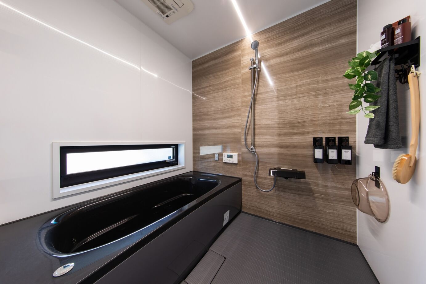 昭和ハウジング泉州・パナソニックビルダーズグループ 【貝塚市】ランドリールームや収納に工夫。ワークスペースも備えた、家族の時間を大切にする家の建築実例画像13