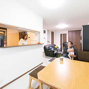 伊東工務店 【京都府/1000万円台/駐車場有/狭小/坪単価有】京都で限られた敷地を目いっぱい使った実例（間取り図有）の建築実例画像4