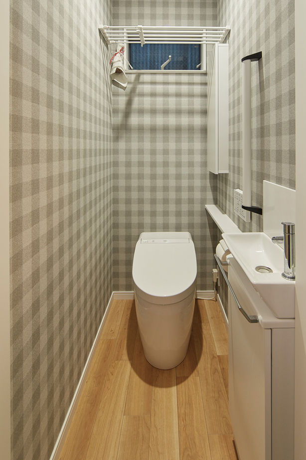 伊東工務店 【2260万円・京都市中京区】隣家が接近した狭小地ながらも二世帯住宅が実現！≪間取り図有≫の建築実例画像9