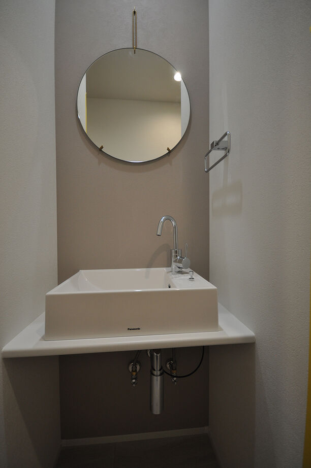 伊東工務店 【2000万円台/ビルトインガレージ/3階建て/変形地】13坪の狭小地に建つ子育て家族の住まいの建築実例画像4