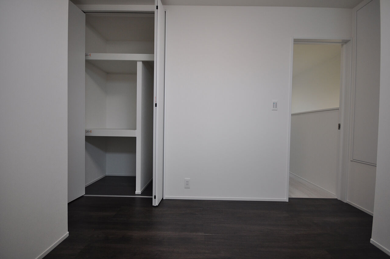 伊東工務店 【2000万円台/ビルトインガレージ/3階建て/変形地】13坪の狭小地に建つ子育て家族の住まいの建築実例画像7