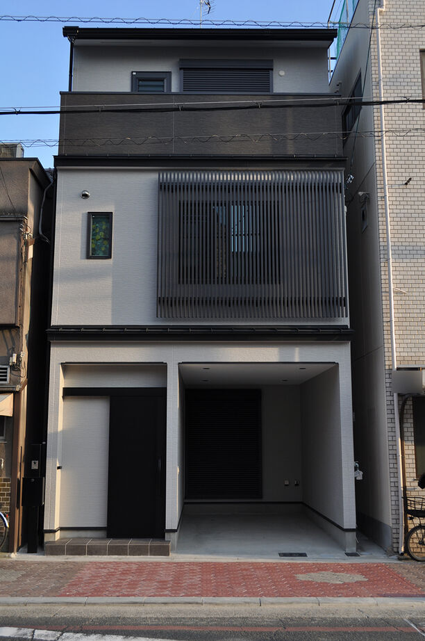 伊東工務店 【2000万円台/ビルトインガレージ/3階建て/変形地】13坪の狭小地に建つ子育て家族の住まいの建築実例画像8