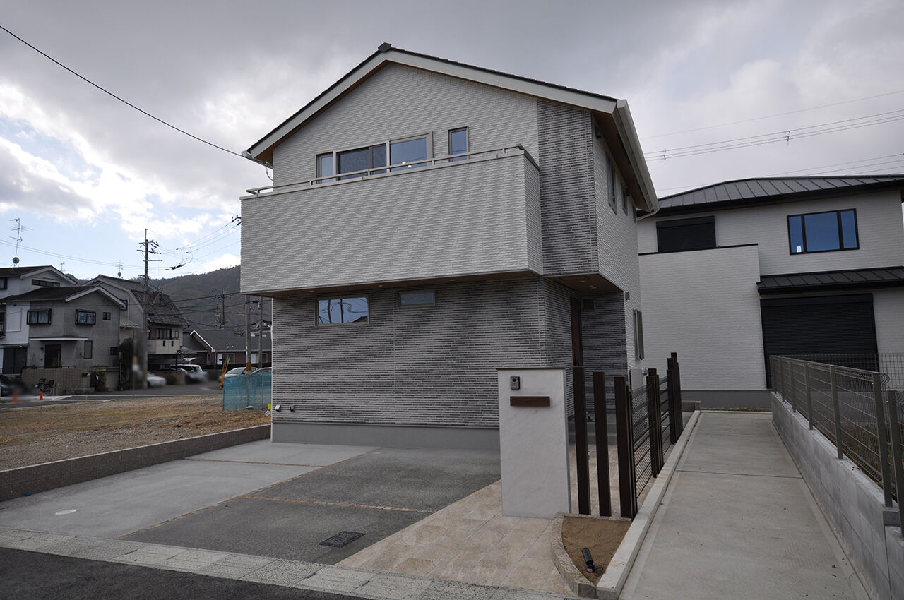 伊東工務店 【2000万円台/長期優良住宅/太陽光発電システム】デザインと省エネ性能にこだわった子育てファミリーの家の建築実例画像1