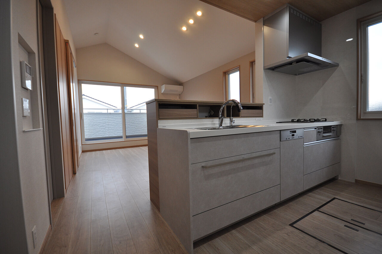 伊東工務店 【2000万円台/長期優良住宅/太陽光発電システム】デザインと省エネ性能にこだわった子育てファミリーの家の建築実例画像2