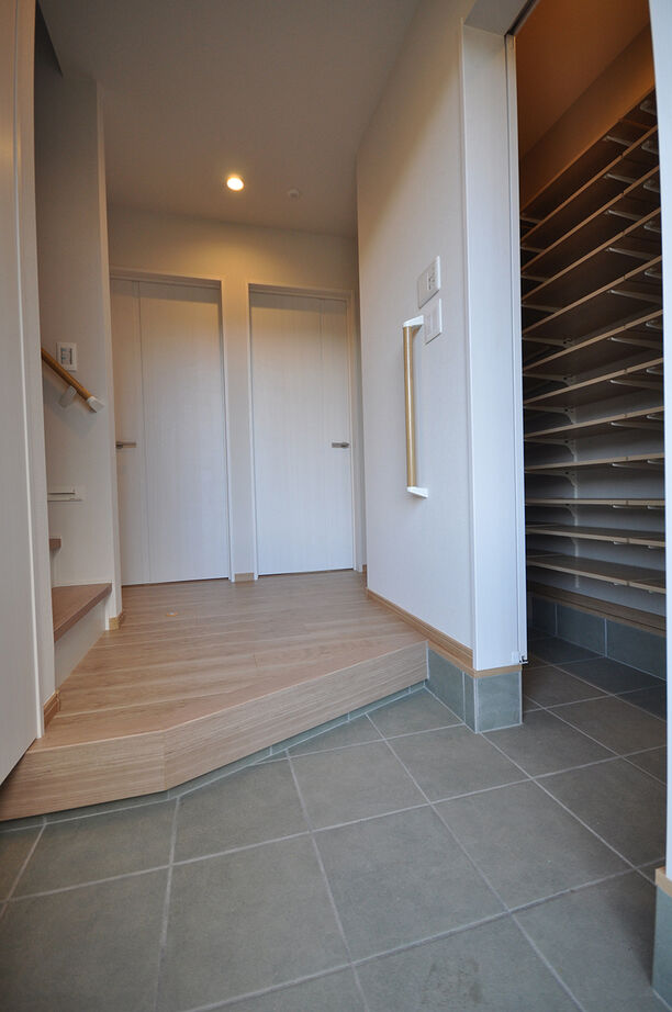 伊東工務店 【2000万円台/長期優良住宅/太陽光発電システム】デザインと省エネ性能にこだわった子育てファミリーの家の建築実例画像7